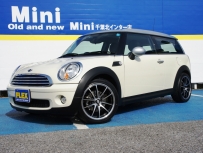 BMWミニCOOPER CLUBMAN BMW MINI/ｸｰﾊﾟｰｸﾗﾌﾞﾏﾝ【ﾍﾟｯﾊﾟｰﾎﾜｲﾄ×ｼﾙﾊﾞｰﾙｰﾌ】新品17ｲﾝﾁｽﾎﾟｰｸﾎｲｰﾙ!HDDﾅﾋﾞ(ﾌﾙｾｸﾞ)･ETC付き･ｽﾀｲﾘｯｼｭなﾜｺﾞﾝﾎﾞﾃﾞｨｰ･ﾘｱ観音開き!