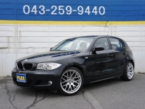 １シリーズ BMW 1ｼﾘｰｽﾞ/118i【ｻﾌｧｲｱﾌﾞﾗｯｸ】新品M-Sportsﾌﾛﾝﾄﾊﾞﾝﾊﾟｰ･新品18ｲﾝﾁｱﾙﾐ･ｲｶﾘﾝｸﾞ付きHIDﾍｯﾄﾞﾗｲﾄ･ﾌﾟｯｼｭｽﾀｰﾄ･ｷｰﾚｽ･ETC付き♪