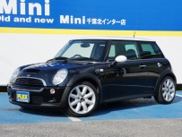 BMWミニCOOPER S BMW MINI/ｸｰﾊﾟｰS【ｿﾘｯﾄﾞのﾌﾞﾗｯｸｶﾗｰ×ﾎﾜｲﾄﾙｰﾌ】6速ﾏﾆｭｱﾙ･『S』専用ｴｱﾛﾊﾞﾝﾊﾟｰ･HID･ﾘｱｽﾎﾟｲﾗｰ･17ｲﾝﾁｱﾙﾐﾎｲｰﾙ･ﾊｰﾌﾚｻﾞｰｽﾎﾟｰﾂｼｰﾄ･ETC♪