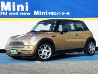 BMWミニCOOPER BMW MINI/ｸｰﾊﾟｰ【ソリッドゴールド】走行少ない１７０００キロ台・車検２５年６月マデ・純正アルミ
