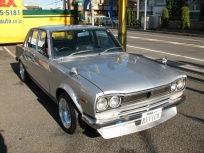 スカイライン４ドア　ＧＴ－Ｒ仕様 Ｌ２８改３リッター　ＳＯＬＥＸ・タコ足・ストレート８№登録　車検H23.3内外装仕上げ中！