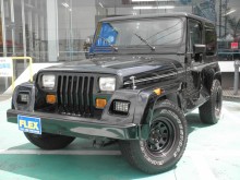 JEEP ラングラースポーツ　ハードトップ ☆新プライス☆希少！ＹＪラングラー黒！入庫です！！伝統５連メーター＆コラムＡＴかなりお洒落な内装です！！