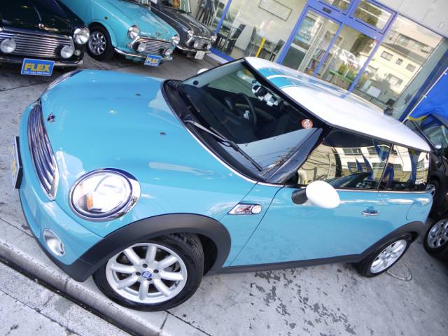 稀少人気カラー「オキシジェンブルー」のクーパーです。 -BMWミニ COOPER-