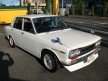 ブルーバード P510 美しいホワイトの1600SSS入庫!!L16&SOLEX・タコ足マフラー!!5速換装です!!ローダウンでカッコ良くキマッてます!!