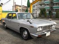 デボネア2600SE シルバーのデボネアが入庫!!フルノーマルのしっかりとした良い車両です!!前オーナーさんが長く大切に乗られていた車両です!!