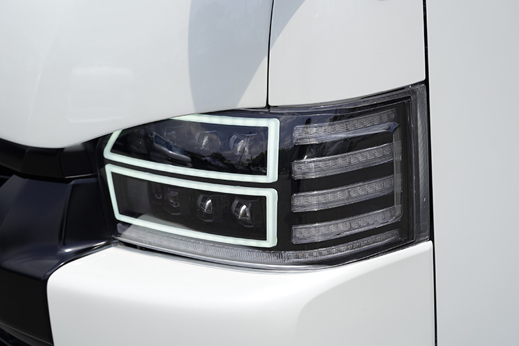 ヴァレンティ ウルトラヘッドライト