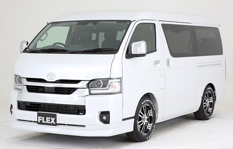 FLEXオリジナルパーツでカスタムした200系ハイエース