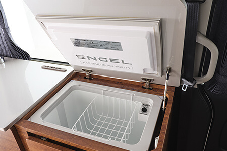 温度調節も可能な40Lの大容量冷蔵庫