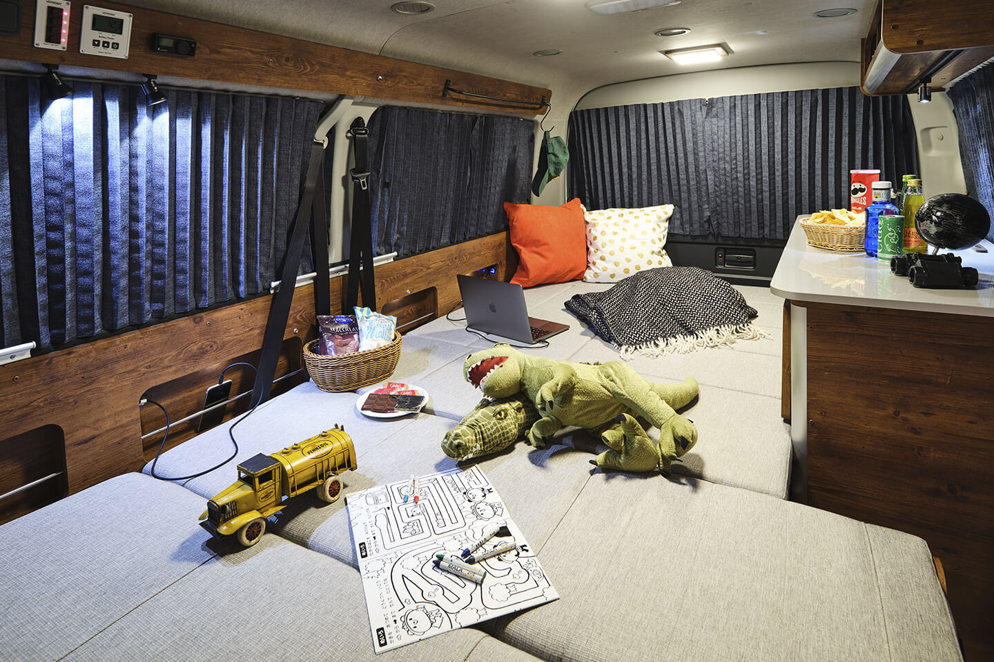 BELUGA(トヨタハイエース キャンピングカー) | ラインナップ車両一覧