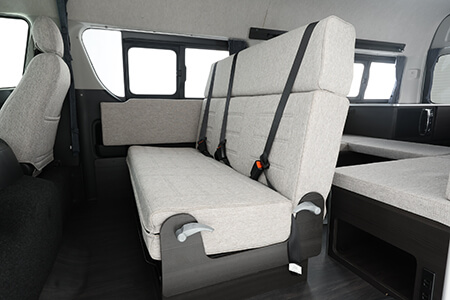 移動時に嬉しい2列目シート