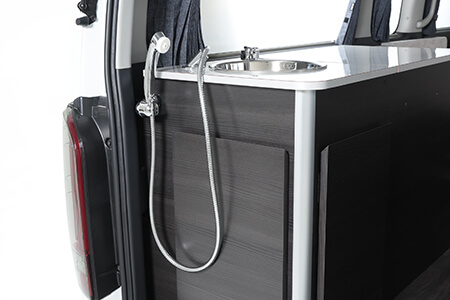 蛇口は伸ばして車外でも使用可能