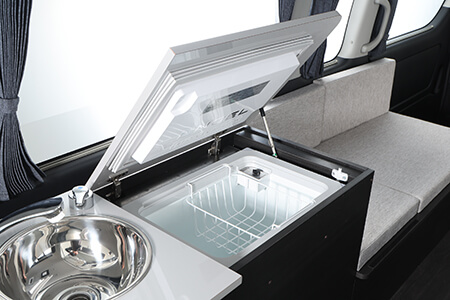 温度調節も可能な40Lの大容量冷蔵庫