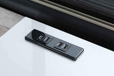 キッチンカウンター上には便利なコンセントを完備