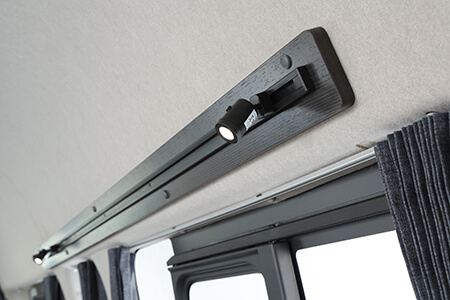 自由に位置を変えられるレールライト