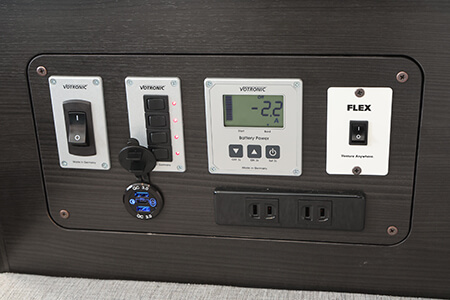 照明スイッチやデジタルバッテリー残量計など