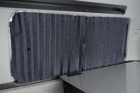 遮光性の高いカーテン