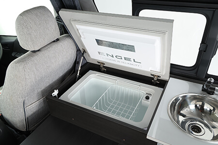 温度調節も可能な40Lの大容量冷蔵庫