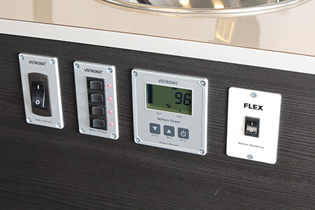 照明スイッチやデジタルバッテリー残
量計など