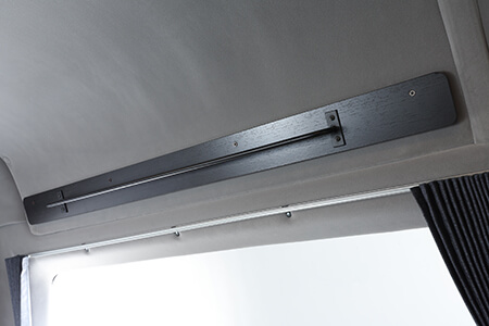 洋服などをかけられる便利なハンガーバー