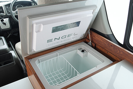 温度調節も可能な40Lの大容量冷蔵庫