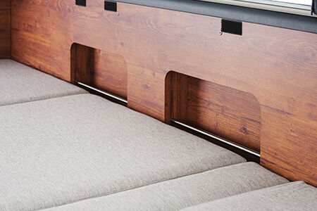 本や小物を収納できるスペース