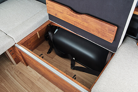 シート下は大容量の収納スペース