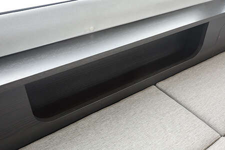 ちょっとした収納にうれしいスペース（ベッドモード時のみ使用可能）