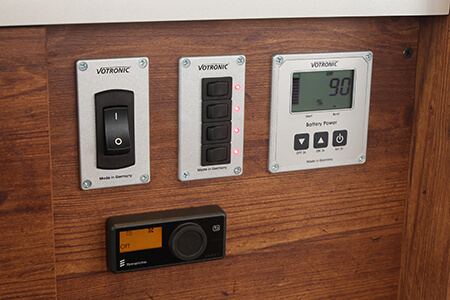 照明スイッチやデジタルバッテリー残
量計など