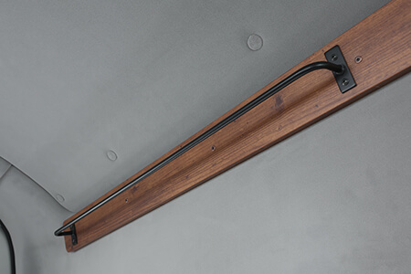 洋服などをかけられる便利なハンガー
バー