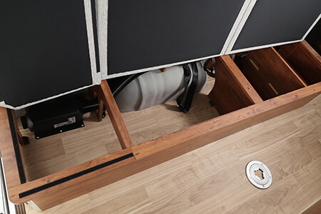 シート下は大容量の収納スペース