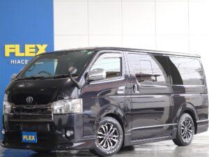 🚩入庫☛【厳選仕入れ中古】ハイエースバン　ガソリン2WD ダークプライムⅡ ブラックパールでカスタム多数のかっこよく仕上げたお車をご紹介します☆☆(XP2854)