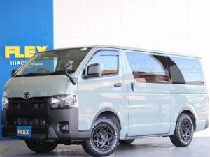🚩入庫☛【登録済未使用車】ハイエースバン　ディーゼル4WD　カーキ 希少なアーバンカーキに外装はマットブラックエディションカスタム！！ 内装はブラウン仕様でおしゃれ全開な一台♪♪(XP3270)