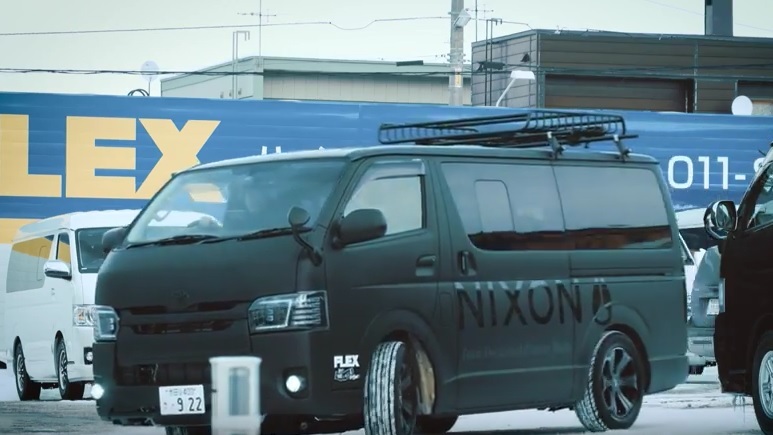 FLEXが製作したNIXON仕様のスペシャルハイエース