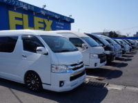 車好きがこだわる トヨタ ハイエースバンとワゴンの違いって ボディサイズ ナンバー区分 種類から解説 中古車 中古車検索ならflex フレックス 車好きがこだわる トヨタ ハイエースバンとワゴンの違いって ボディサイズ ナンバー区分 種類から解説 中古車 中古車検索ならflex フレックス