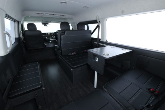 【車好きがこだわる】ハイエースワゴン用 FLEXオリジナルシート Ver.1