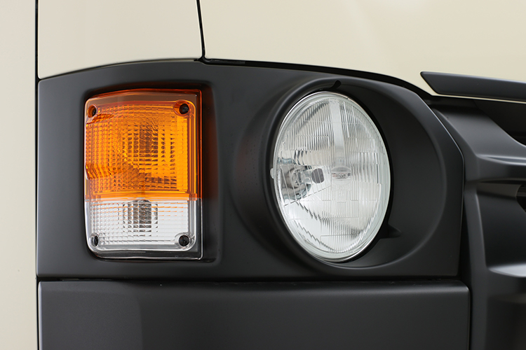 200系ハイエース3型丸目ヘッドライトカバー 200系ハイエース3型丸目ヘッドライトカバー ブランド 品 通販