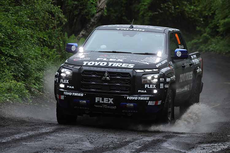 FLEX SHOW AIKAWA Racing with TOYO TIRES トライトン Rally Spec シェイクダウン