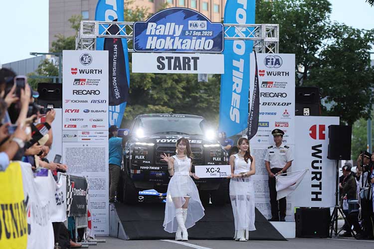 FLEX SHOW AIKAWA Racing with TOYO TIRES ラリー北海道 セレモニアルスタート