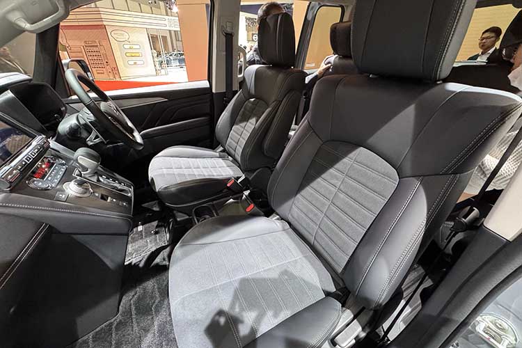 新型三菱デリカD:5 マイナーチェンジフロントシート