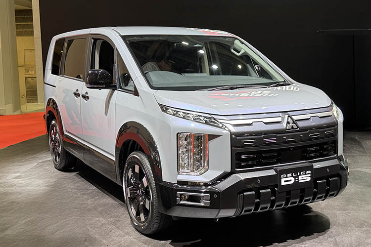 新型三菱デリカD:5