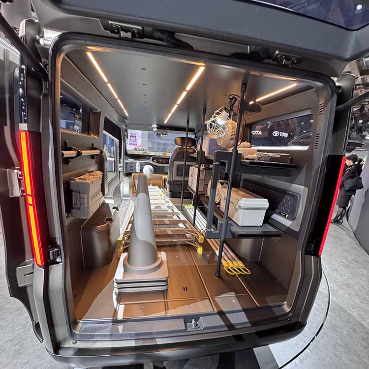 トヨタ ハイエースコンセプト 標準ボディ ロールーフ（ジャパンモビリティショー2025）