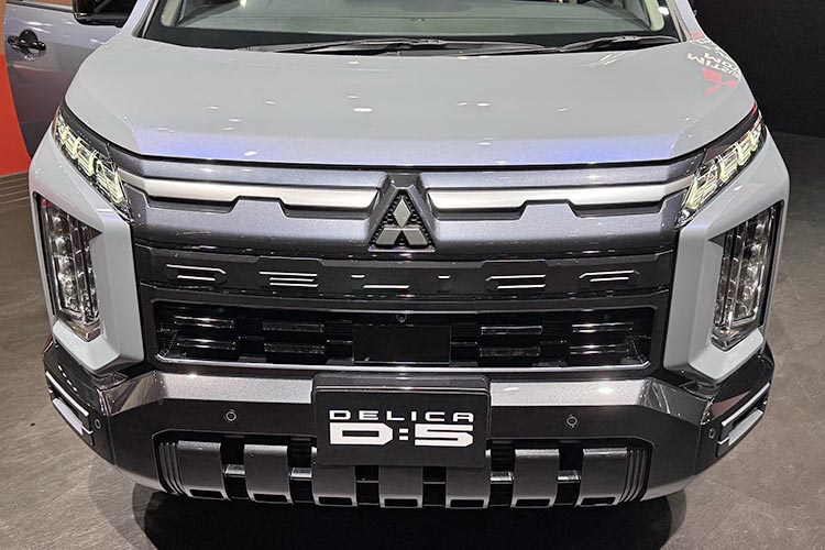 新型三菱デリカD:5 マイナーチェンジ フロント