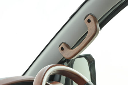 職人の手仕事から生まれる心地よさ『67 ROKU NANA ハイエース用