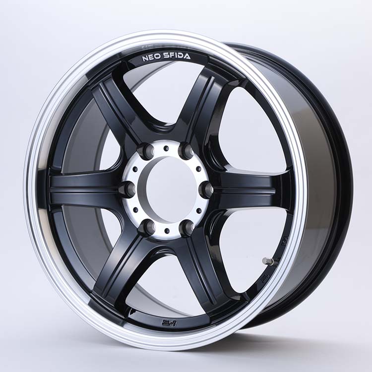 ハイエースの足元をスポーティに飾るオススメのアルミホイール7選